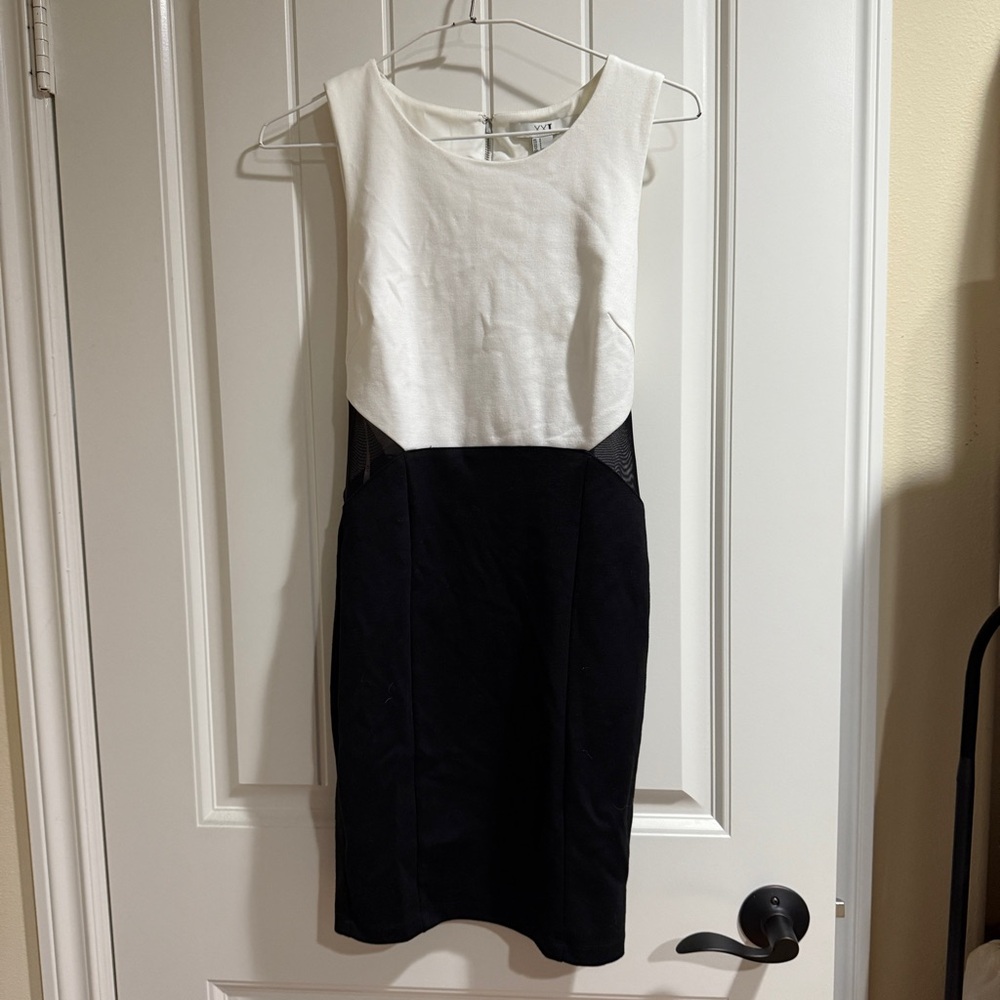 Forever 21 Black and white sleeveless dress